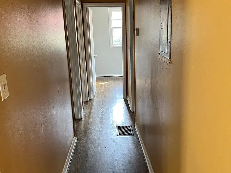 471 Cologne Dr SE — Photo 10