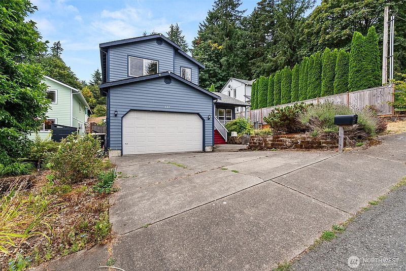 2nd image of 627 Bates Street SW