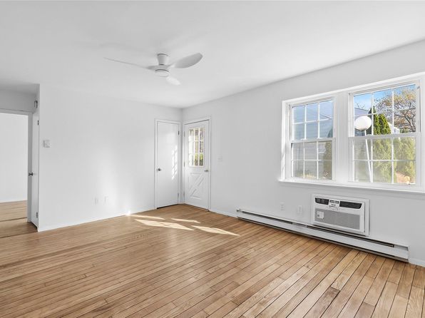 1000 9th Street #B-13, Greenport, NY 11944
