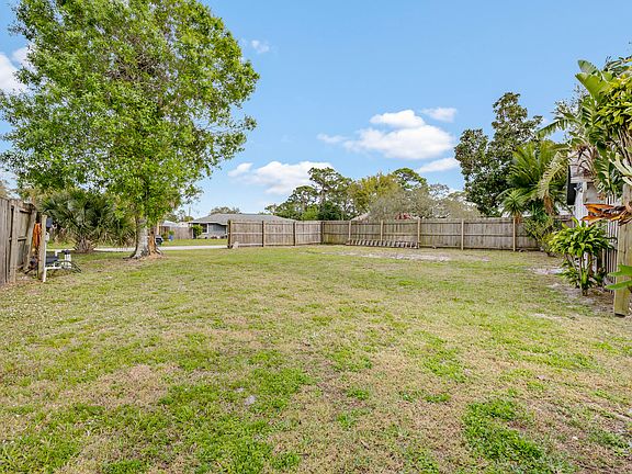 4th image of 4226 Havana Dr