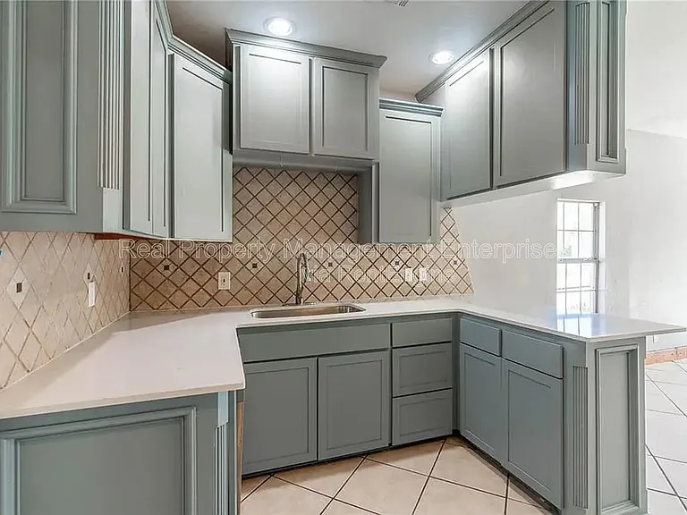 3633 N Youngs Blvd — Photo 9