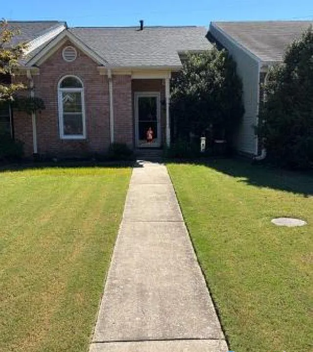 2133 Eastbrook SE