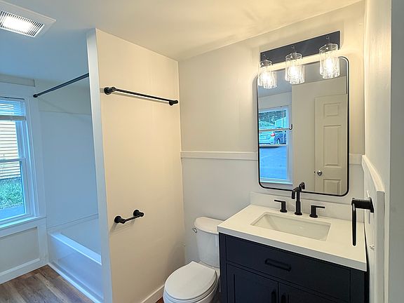 4th image of 394 Main St #A