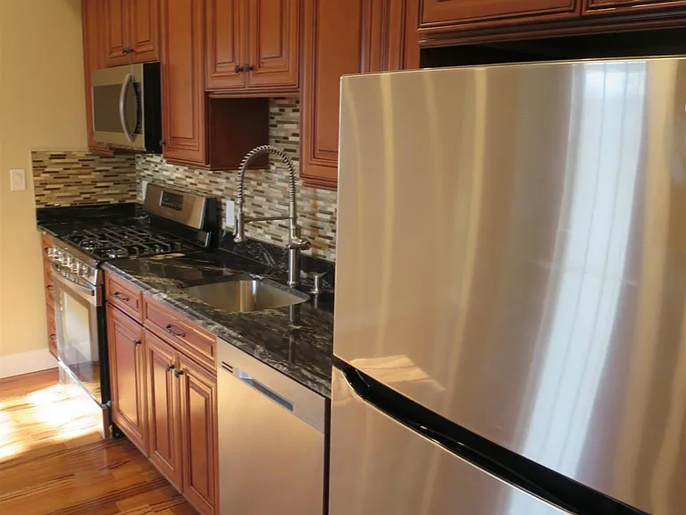 136 Inman St #4 — Photo 1