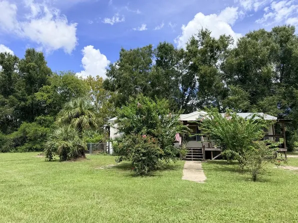 230 E Rodgers Blvd, Chiefland, FL 32626
