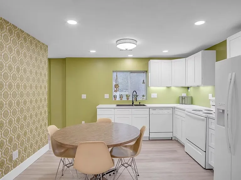 522 Sunnyside Ct — Photo 13