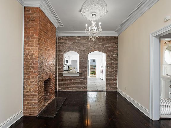 2nd image of 331 Forrest St #1