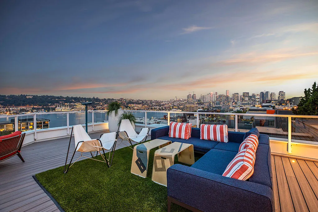 The Summit at Lake Union — Photo 3