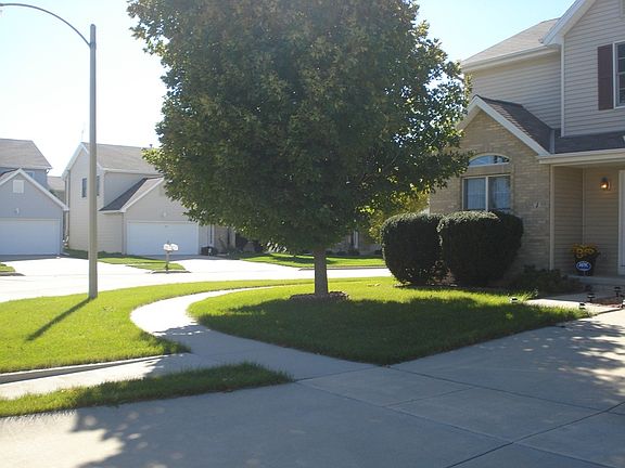 2nd image of 2 Breckenwood Ct