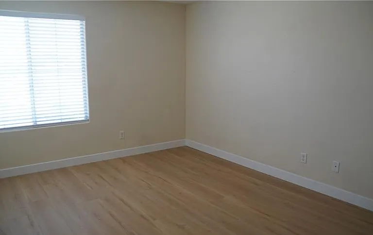 7216 Ophelia Ct — Photo 16
