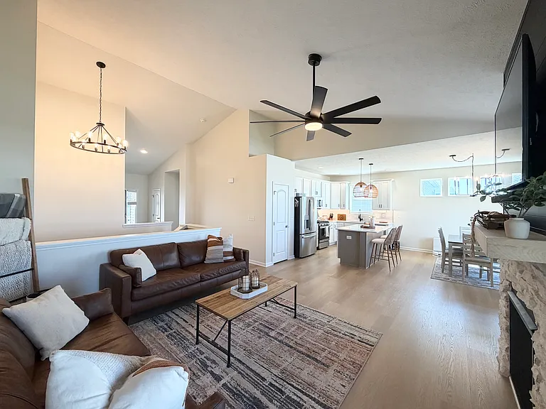 7832 Nicole Ln — Photo 11