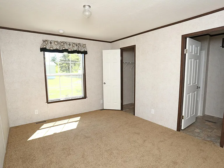 Candlewick Court — Photo 15