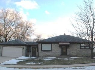 1721 Monroe Ave, South Milwaukee, WI 53172