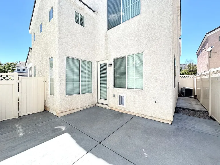 6056 Clear Sail Ct — Photo 25