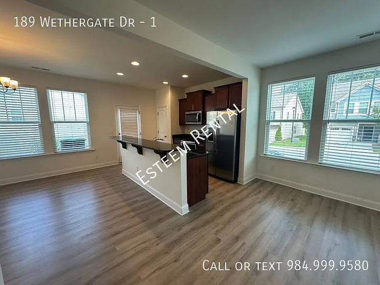 189 Wethergate Dr #1 — Photo 5