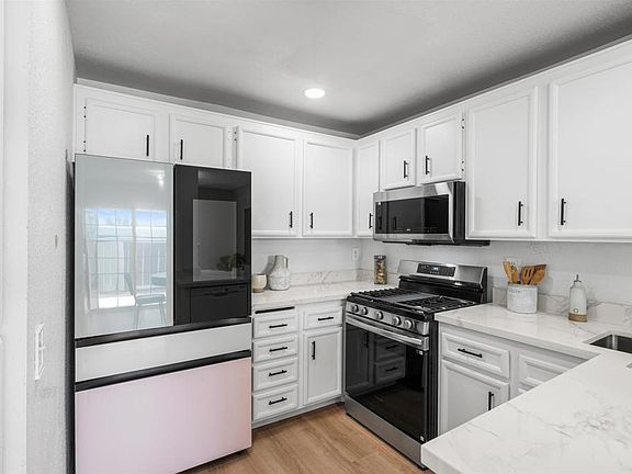 2nd image of 231 Riverview Way