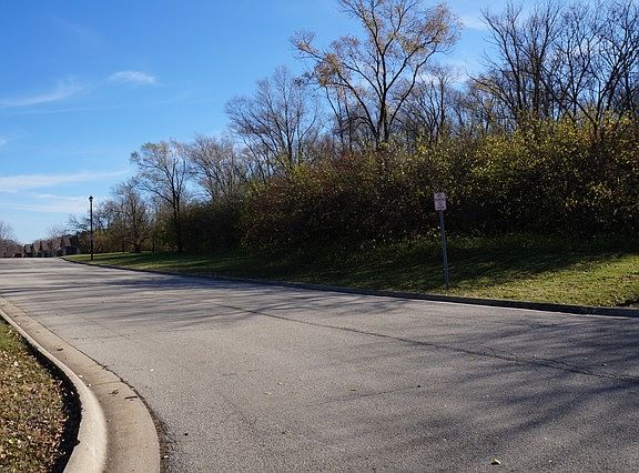 4th image of 5573 Northcliffe Ln