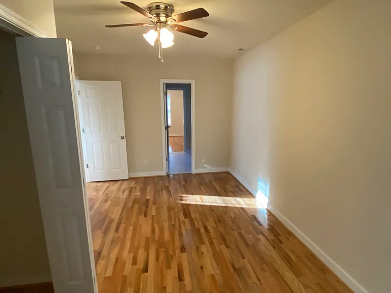 3200 Rosewood Ave — Photo 12