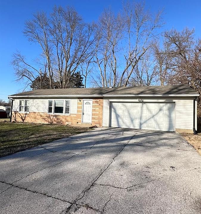 1st image of 1215 Cove Ln