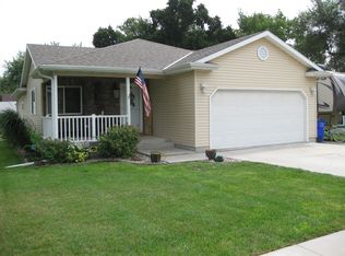 1218 14th St, Aurora, NE 68818