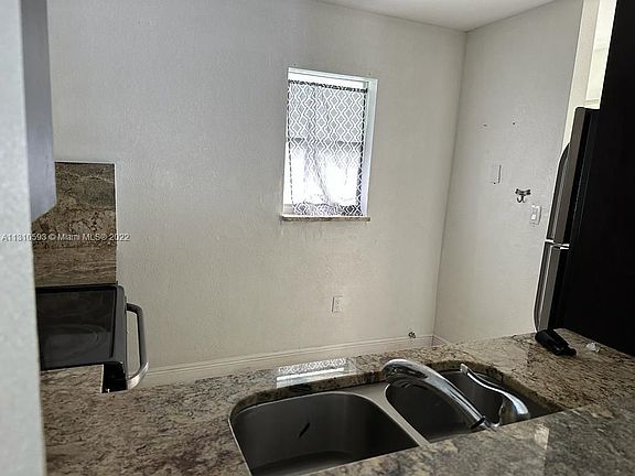 2nd image of 1033 Lenox Ave APT 211