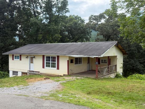 211 S Oak St, Whitwell, TN 37397