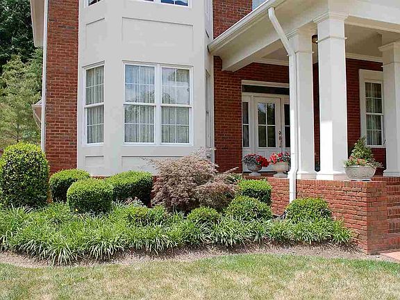 5th image of 541 Stafford Ave NW