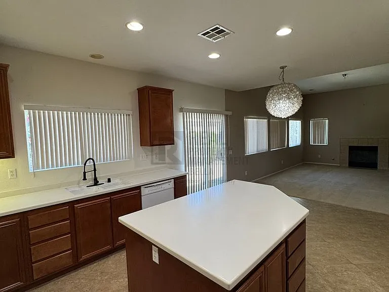 756 Conlon Dr — Photo 15