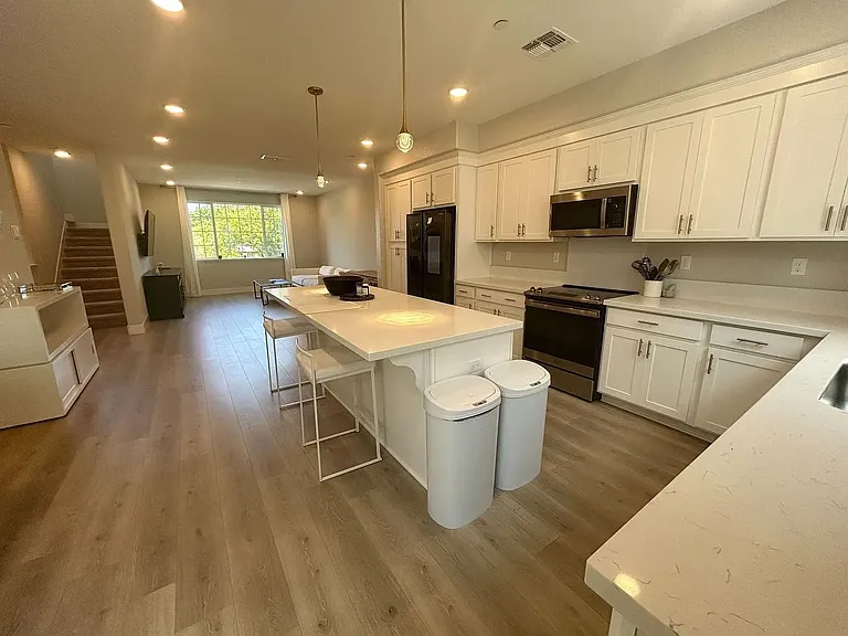 312 Pear Tree Ter #C — Photo 11