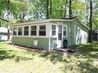 4946 Lakewood St, Harrison, MI 48625