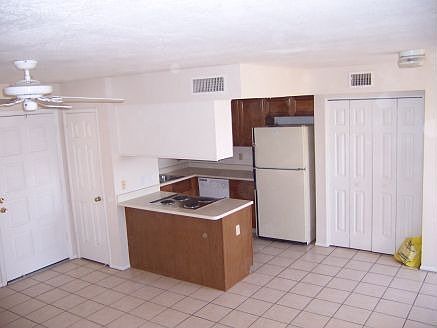 5th image of 16225 N 30th St Unit 10