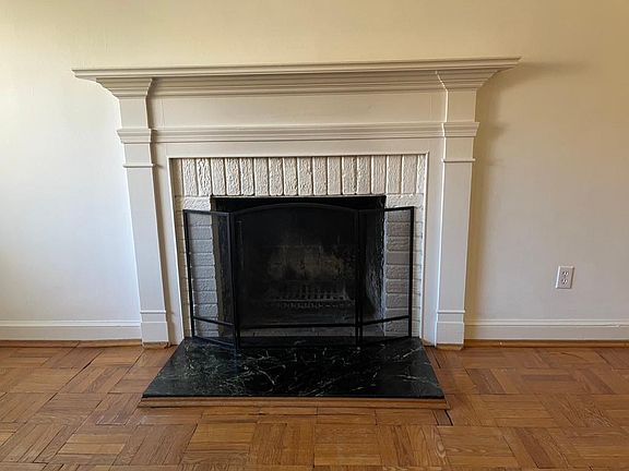 Fireplace--yes, it works!