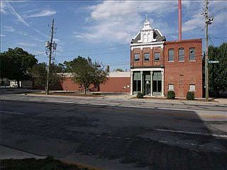 2nd image of 460 Virginia Ave