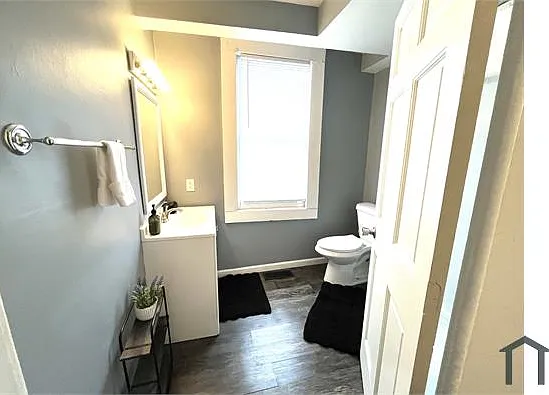 1472 S High St — Photo 14