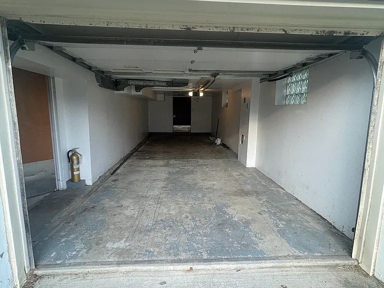 854 6th St — Photo 38