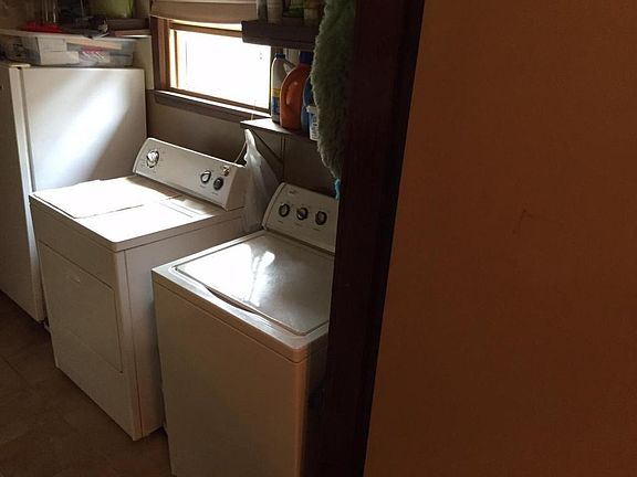 3rd image of 1023 S Whippoorwill Dr