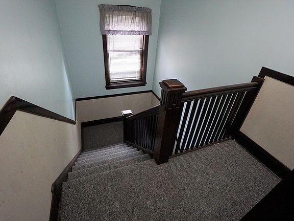 2nd image of 5849 N Maplewood Ave