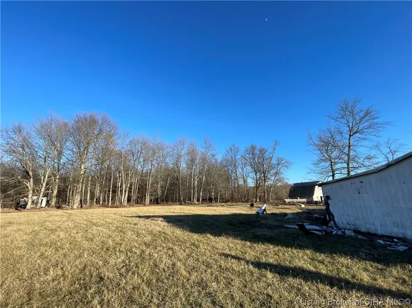 5519 S State Road 62 Road, Lexington, IN 47138