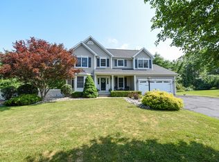 11 Barrington Ct, Delmar, NY 12054