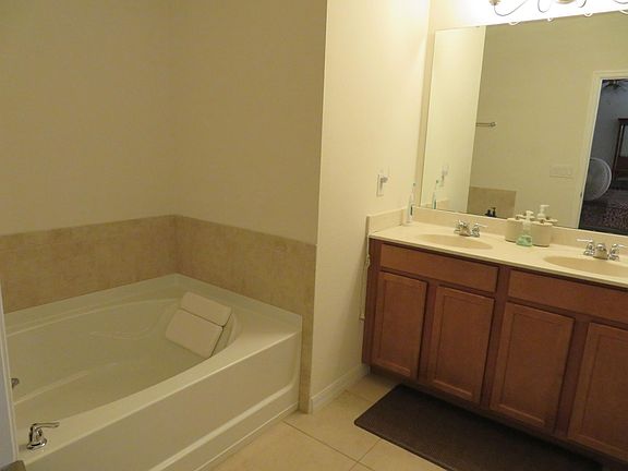 3rd image of 5122 Grassy Knoll Dr