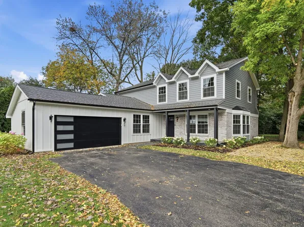 24 Kent Ct, Lincolnshire, IL 60069