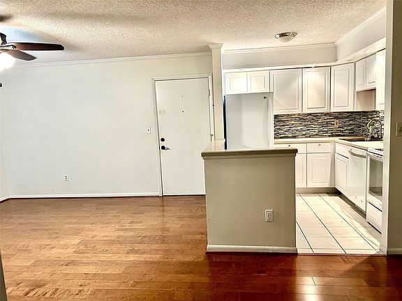 3rd image of 10429 E Clairmont Circle #108