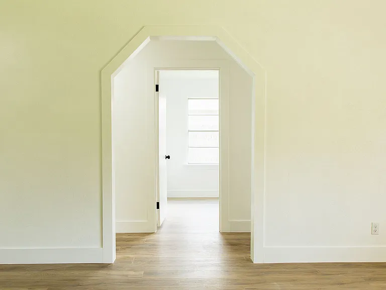 Hallway to bedrooms