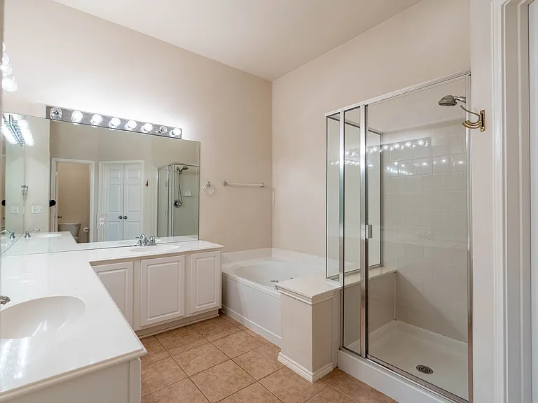 2505 Monroe Dr — Photo 7