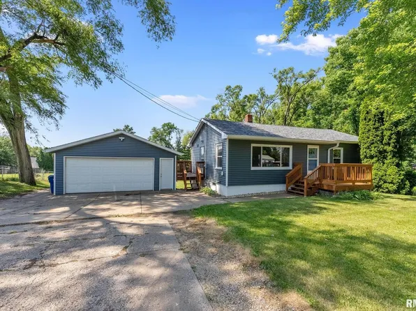 2705 W 47th St, Davenport, IA 52806