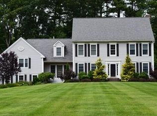15 Fireside Ln, Haverhill, MA 01832