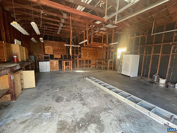 5th image of 99 Blue Bird Ln