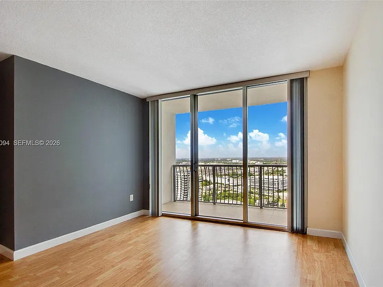 1750 N Bayshore Dr #3111 — Photo 5