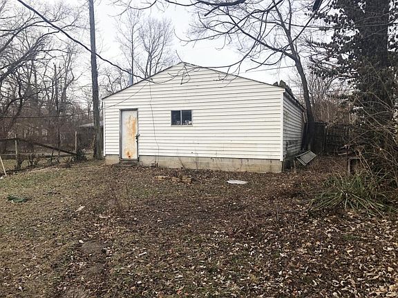 3rd image of 3426 Kinnear Ave