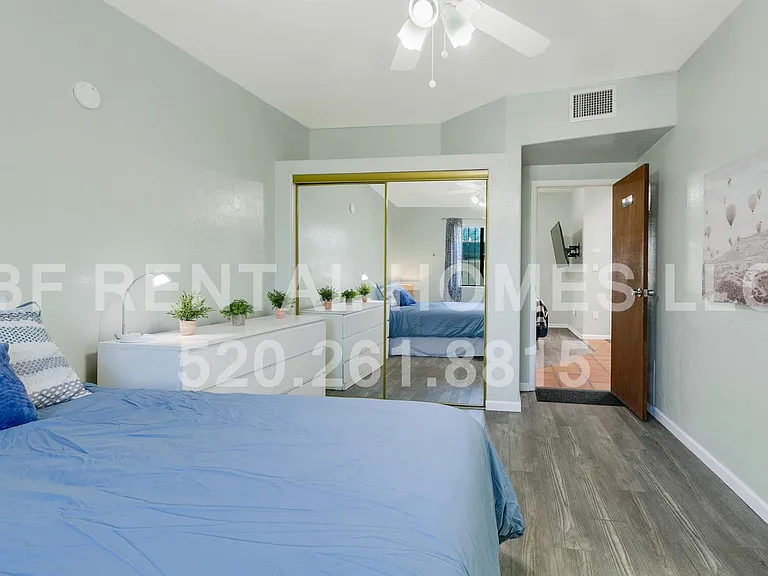 2319 E Helen St #2 — Photo 13